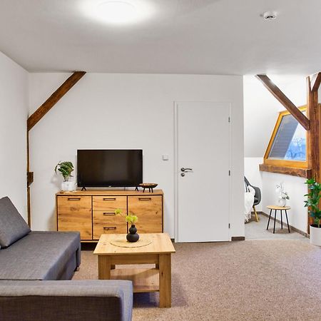 Hotel A Restaurace Ruze Podborany Экстерьер фото