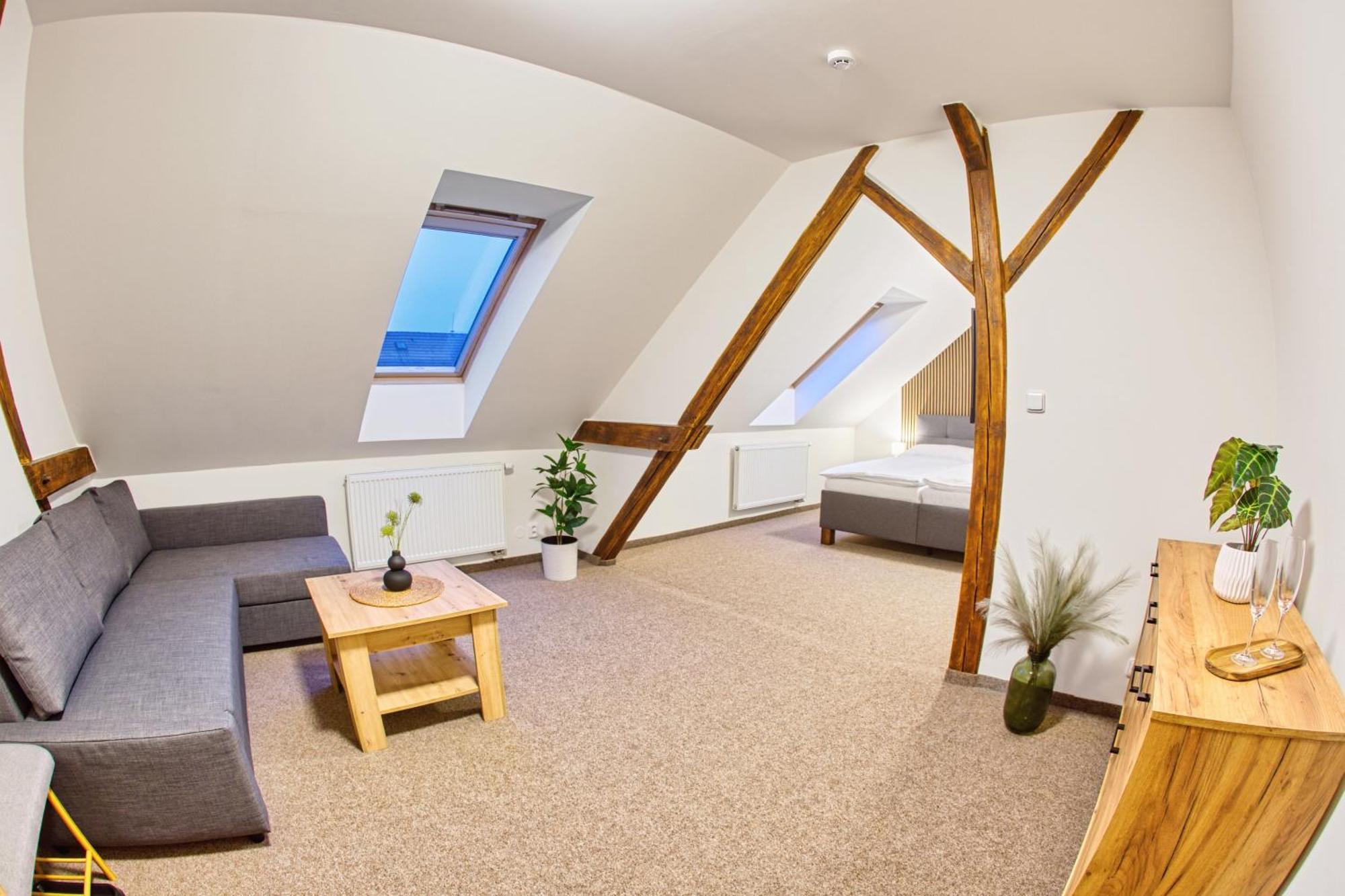 Hotel A Restaurace Ruze Podborany Экстерьер фото